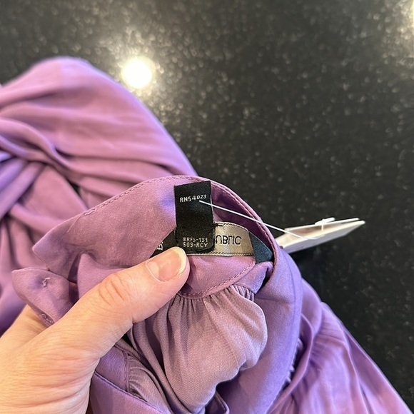 BANANA REPUBLIC FACTORY NWT Purple high neck blouse with button detail size M - Picture 9 of 10